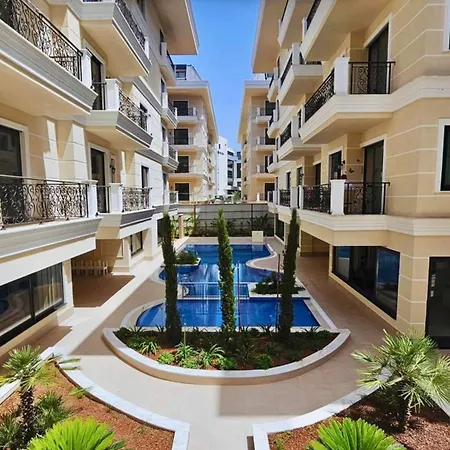 Stunning Luxury With Pool And Security Apartmán *